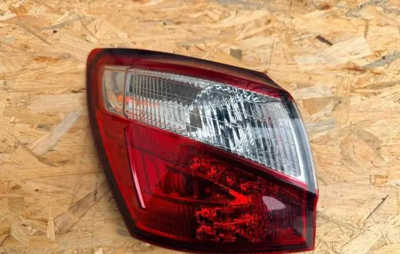 Nissan Qashqai+2 Rear/tail lights 26555BR00A 826555BR00B