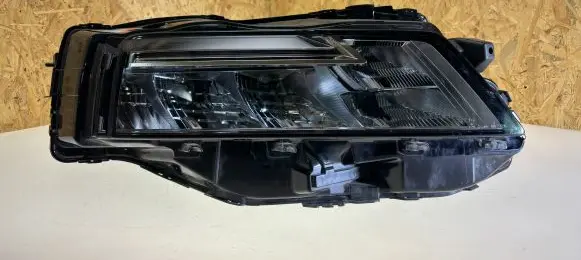 Nissan X-Trail T33 Headlight/headlamp 3869012