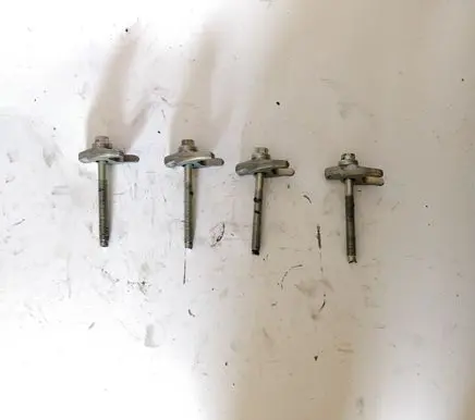 Nissan Navara D23 Fuel Injector clamp holder