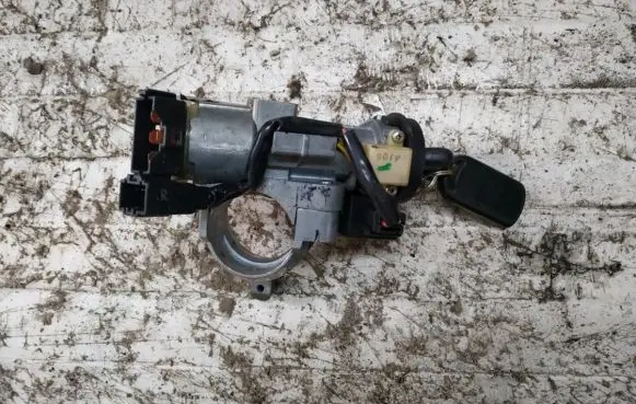 Mitsubishi Colt Ignition lock 4408a010 5wk45107