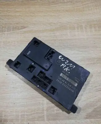 Mercedes-Benz E W211 Door control unit/module 2118701985