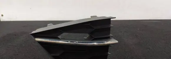 Skoda Superb B8 (3V) Front bumper lower grill 3V0853665J