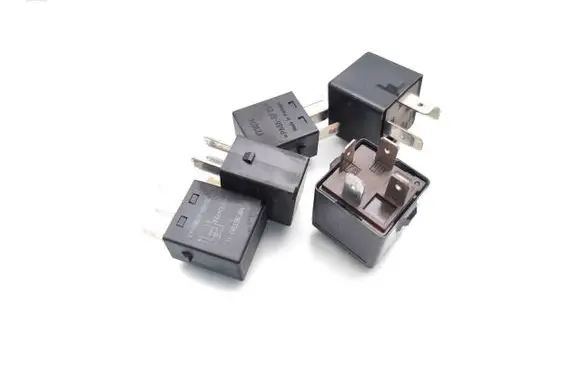 Mitsubishi Space Star Other relay MB953381 V23134B52X240