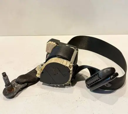 Ford Focus Front seatbelt 33040326