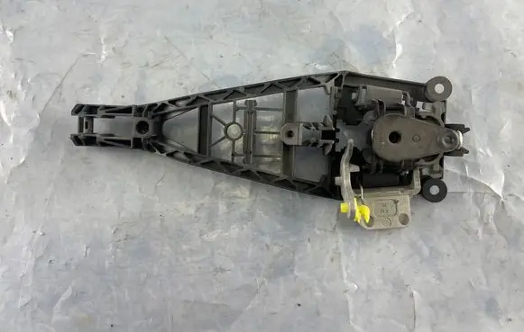 Opel Corsa D Front door exterior handle/bracket 24463523
