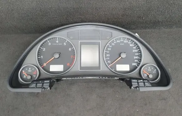 Audi A4 S4 B7 8E 8H Speedometer (instrument cluster) 8E0920932A RB8