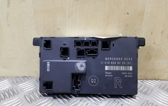 Mercedes-Benz CLS C219 Door control unit/module 2198200726 00005030