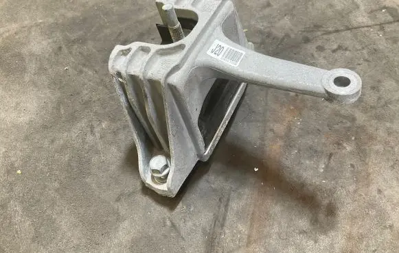 KIA Ceed Engine mount bracket 21810J7200