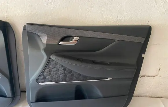 Hyundai Santa Fe Front door card panel trim