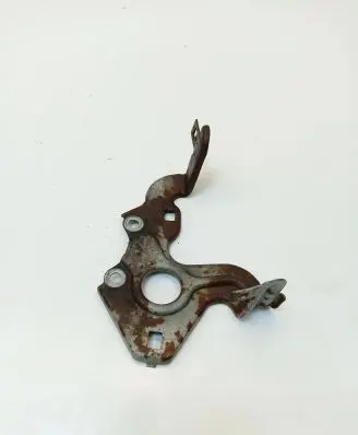 Honda CR-V Engine mount bracket