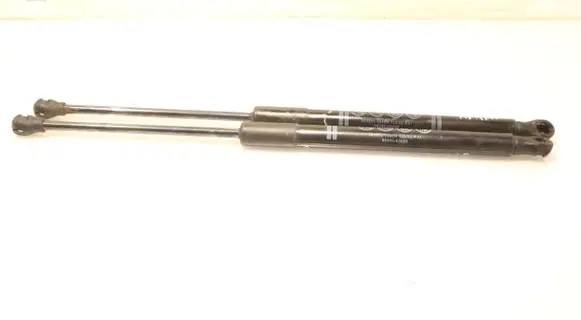 Toyota Yaris XP210 Tailgate hydraulic set 