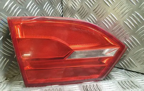 Volkswagen Jetta VI Tailgate rear/tail lights