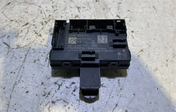 Audi Q7 4M Door control unit/module 4M0959592H 4M0959592F A2C7486601700