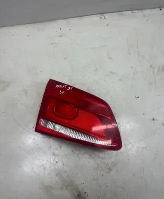 Tailgate rear/tail lights