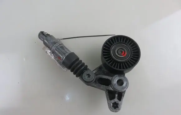 Volkswagen Touareg I Timing belt/chain tensioner F56126206