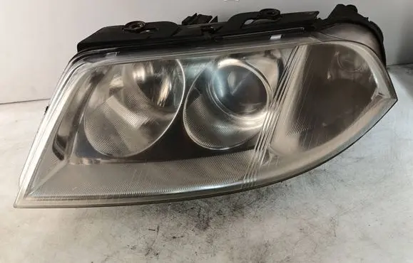 Volkswagen PASSAT B5.5 Headlight/headlamp 1EL00835001 01040402