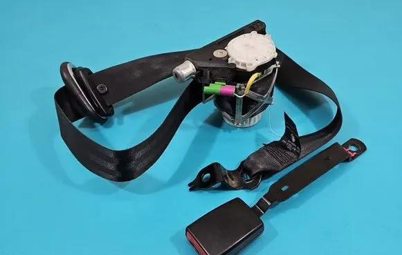 Skoda Fabia Mk2 (5J) Front seatbelt 5J0857702B IMPRK1447608