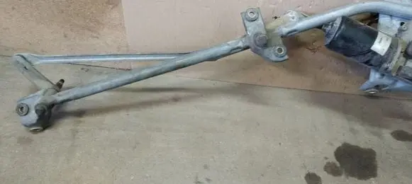 Chrysler Voyager Front wiper linkage and motor