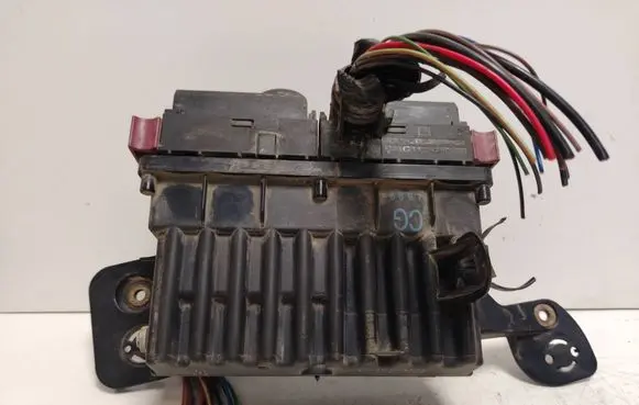 Opel Astra G Fan control module 9685401