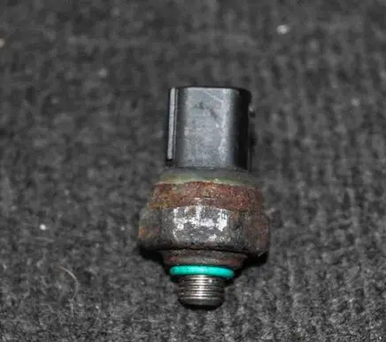 BMW 3 E90 E91 Air conditioning (A/C) pressure sensor 9141957
