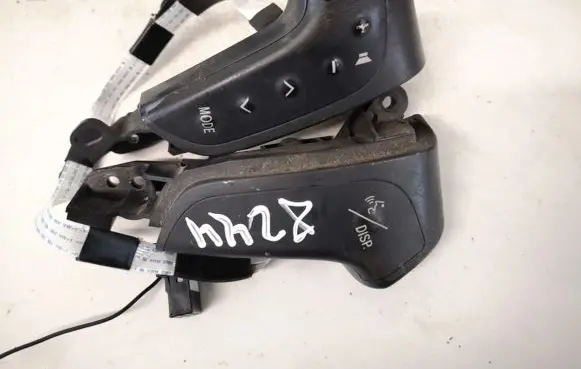 Steering wheel buttons/switches