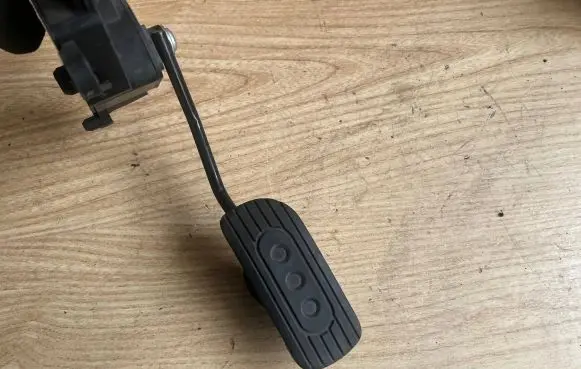 Nissan Micra Accelerator throttle pedal 18002AX605 00395 1036B