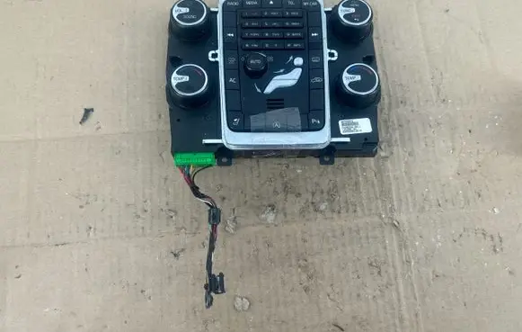 Volvo V60 Climate control unit 30795272 M4282200011 SN2000643618