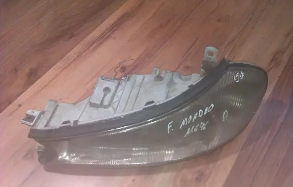Ford Mondeo MK II Headlight/headlamp 0301098001