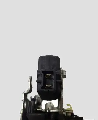 Dacia Logan I Front door lock 8200928452