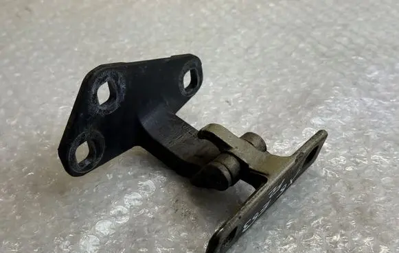 BMW X5 E53 Tailgate/trunk/boot hinge 8402184