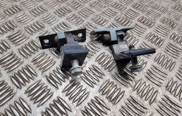 BMW 5 E60 E61 Rear door hinge set 7068089