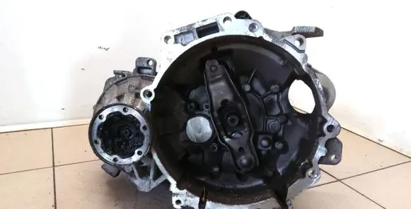 Volkswagen Touran II Manual 6 speed gearbox KWB