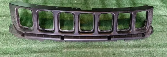 Jeep Compass Front bumper upper radiator grill 401013000