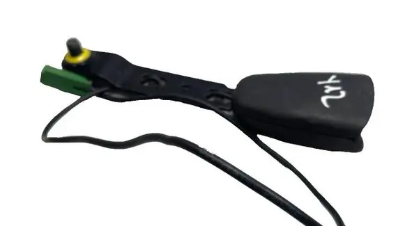 Volvo V70 Front seatbelt buckle 8623450