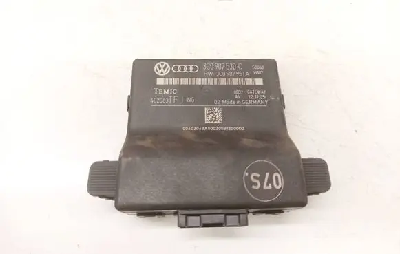 Volkswagen PASSAT B6 Door control unit/module 3C0907530C