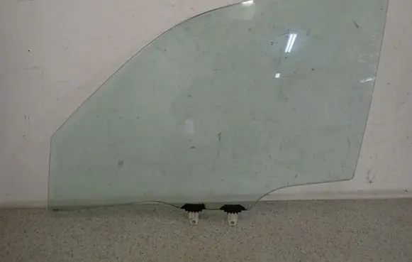 Suzuki Grand Vitara II Sliding door window/glass 
