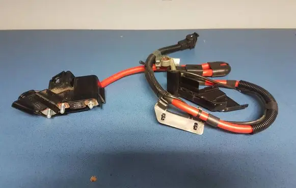 Positive cable (battery)