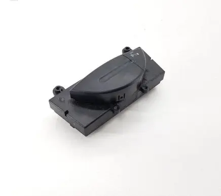 Mercedes-Benz E W211 Parking (PDC) sensor switch 2118206510 825739712S332