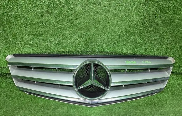 Mercedes-Benz C W204 Front bumper upper radiator grill A2048801923
