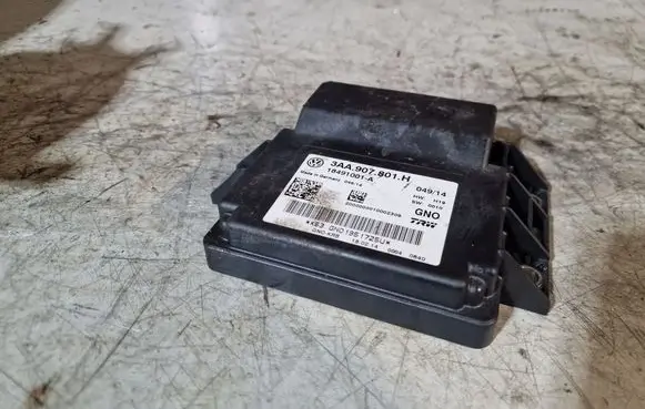 Volkswagen Sharan Hand brake control module 3AA907801H