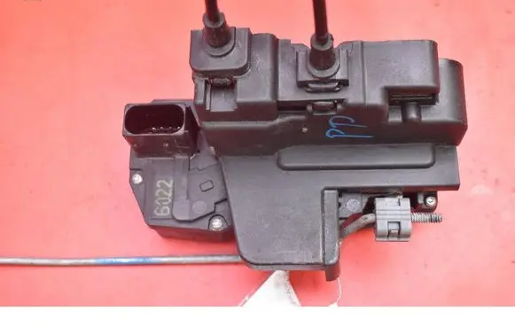 Chevrolet Captiva Front door lock