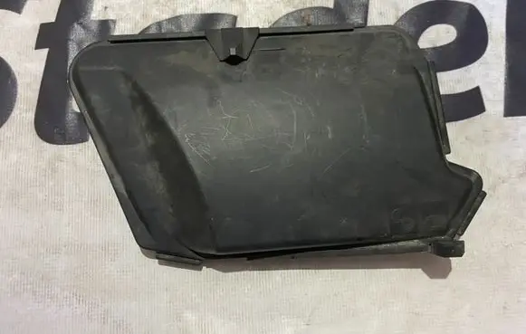 Mercedes-Benz E W211 Fuse box cover a2115400182 2115400182