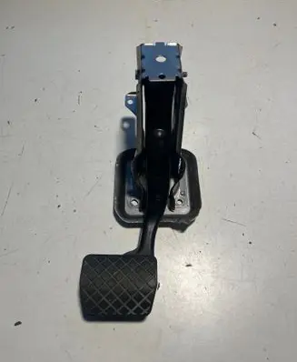 Volkswagen Touran II Brake pedal 1T1723143E 1T1721117H