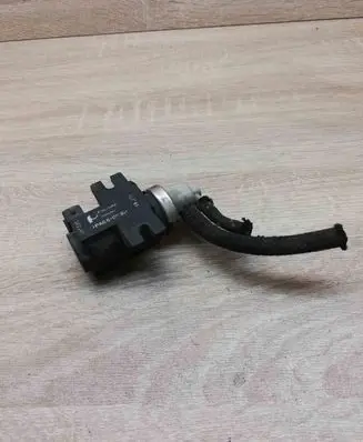 Skoda Octavia Mk1 (1U) Turbo solenoid valve 1H0906627