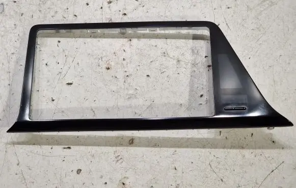 Radio/GPS head unit trim