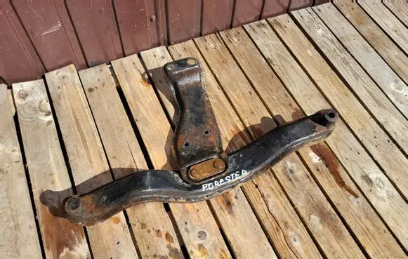 Subaru Forester SH Gearbox mounting bracket 