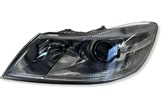 Skoda Octavia Mk2 (1Z) Headlight/headlamp 1Z1941015G 1ZL24705205 24705205000325