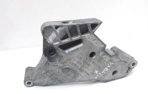 Volkswagen PASSAT B6 Engine mounting bracket 03G199207F