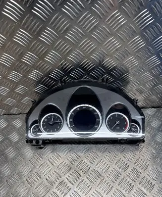 Mercedes-Benz E C207 W207 Speedometer (instrument cluster) A2129014202 A2C82046700