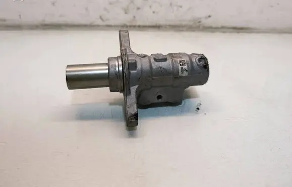 Land Rover Discovery Sport Master brake cylinder 